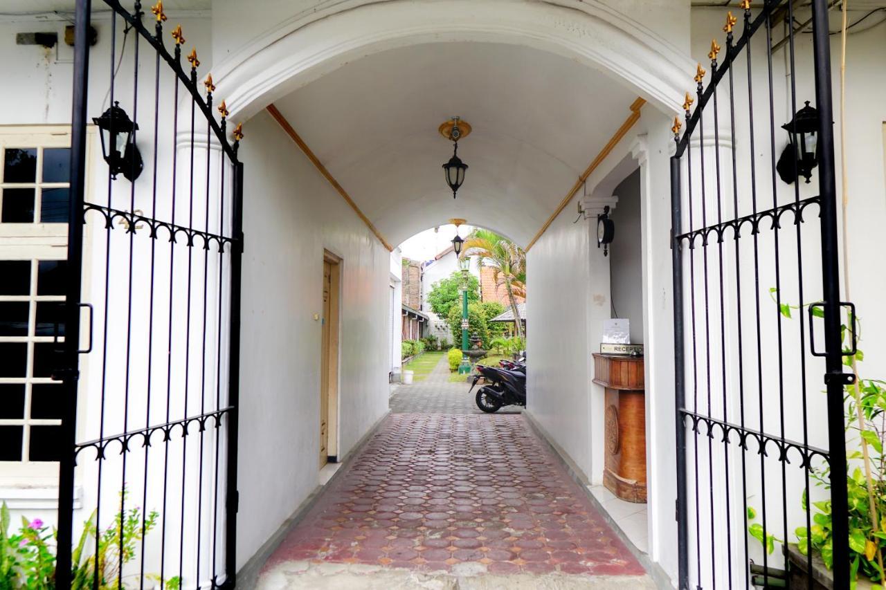Hotel Tulips Yogyakarta Eksteriør billede