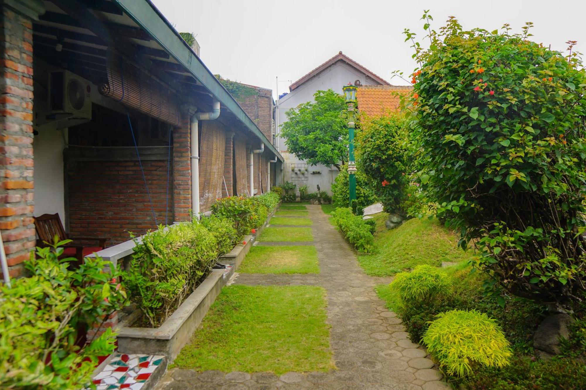 Hotel Tulips Yogyakarta Eksteriør billede